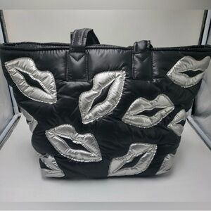 Wildfire NWT Quilted Puffer Black and Silver Lip Print Tote Bag 16W x 12H x 9D